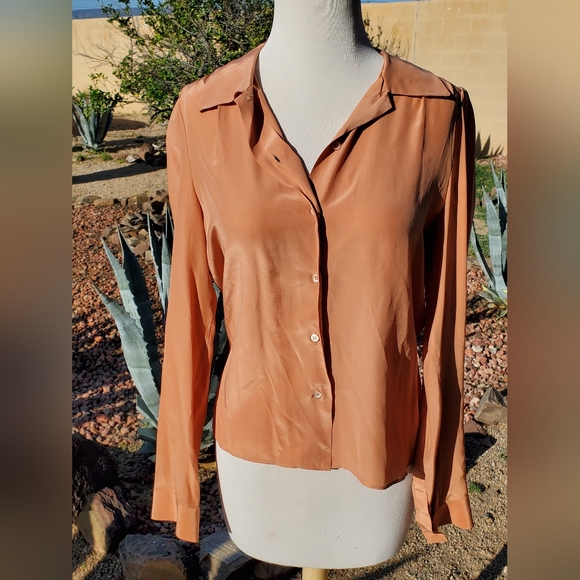 Prada Italy 100% Silk Blush Nude Rose Pink Button pleated Shoulder Blouse - Picture 2 of 5